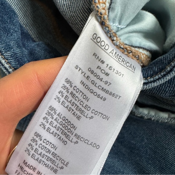 Good American flare crop jean high rise asymmetrical frayed hem stretch 8 - Picture 7 of 8